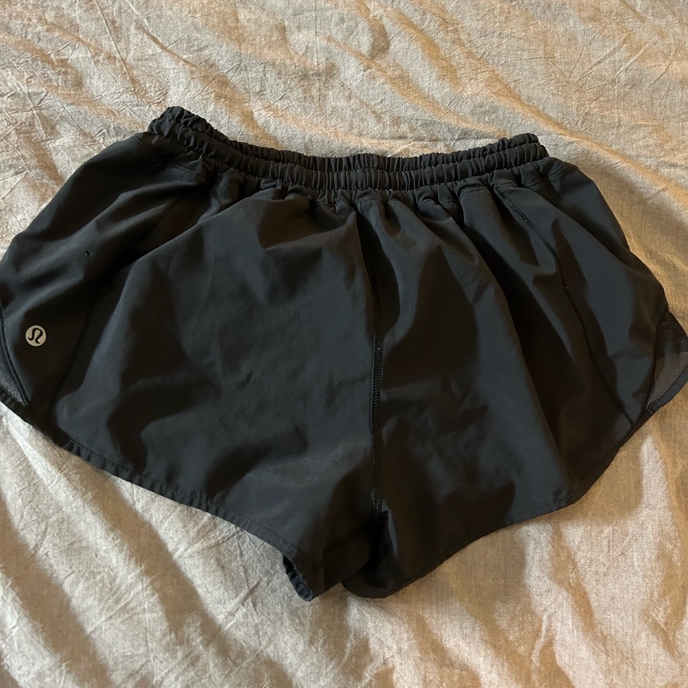 Black lululemon hotty hot shorts